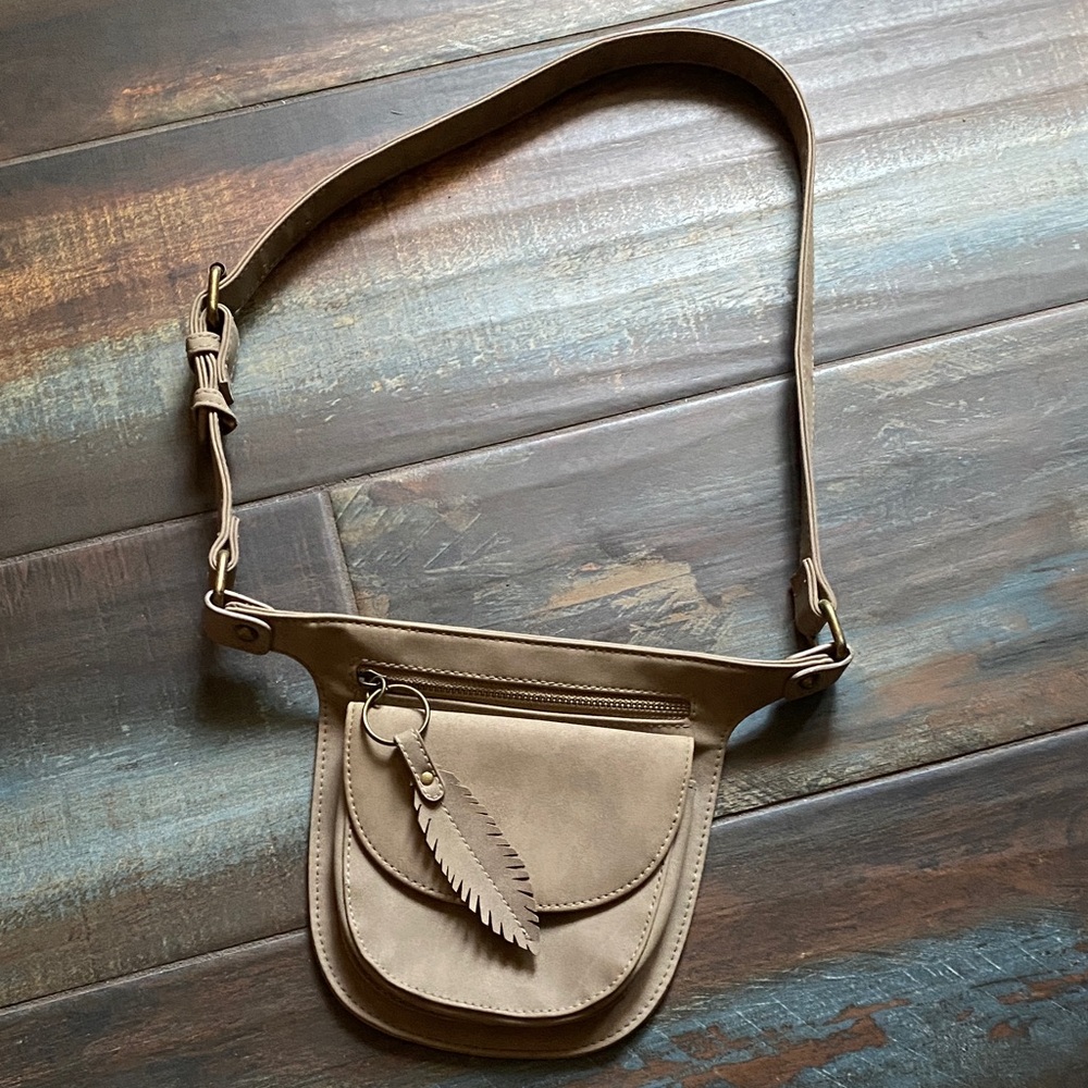 Women’s crossbody bag